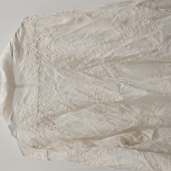 Solitaire Ivory Lace Blouse - Picture 5 of 6